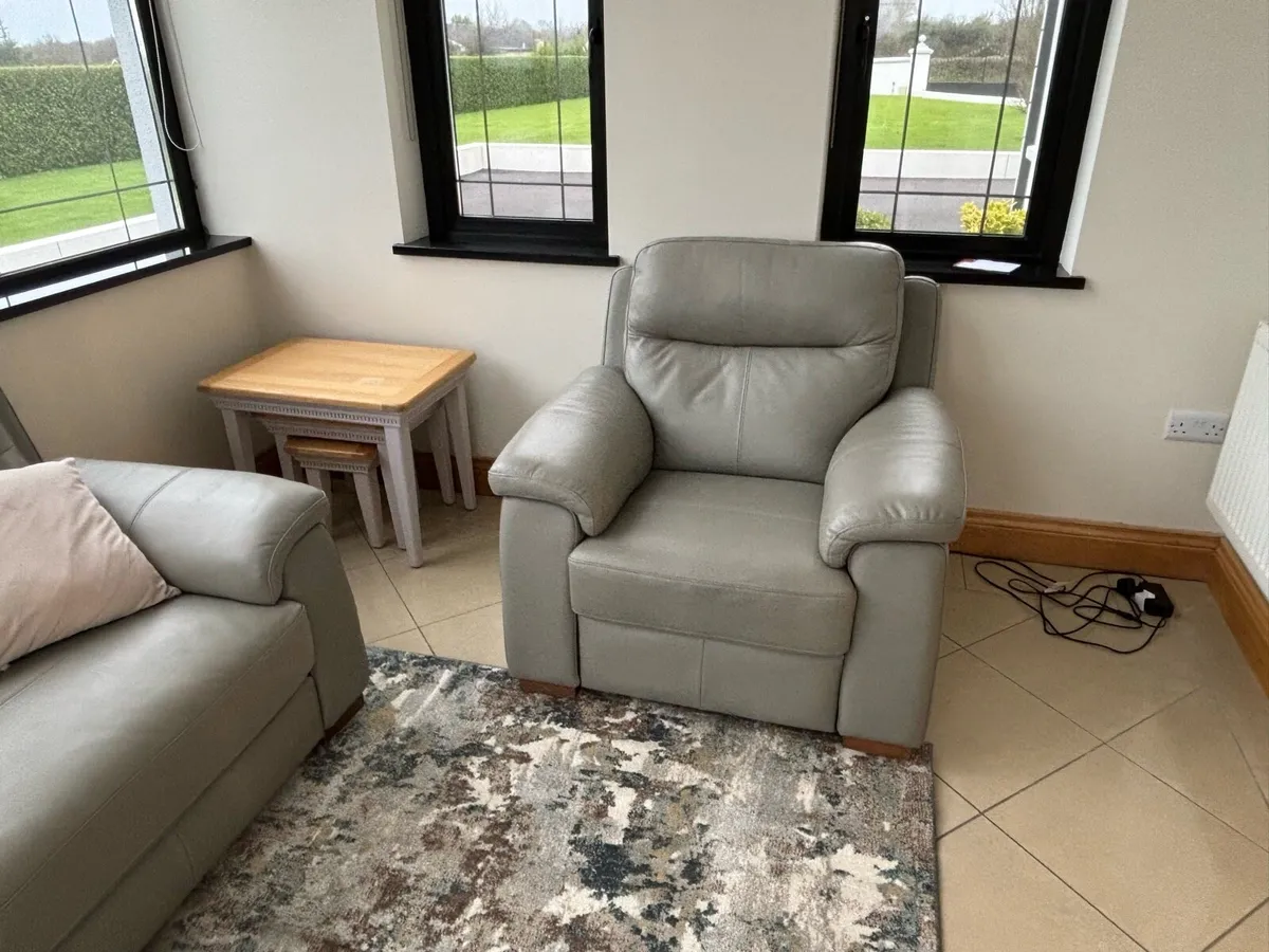 Leather 3 piece suite and footstool - Image 2