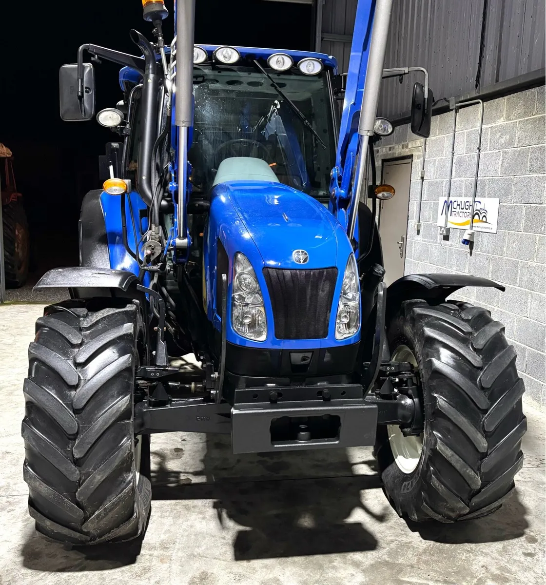 NEW HOLLAND T5070 c/w NH Loader ** Mint** - Image 3