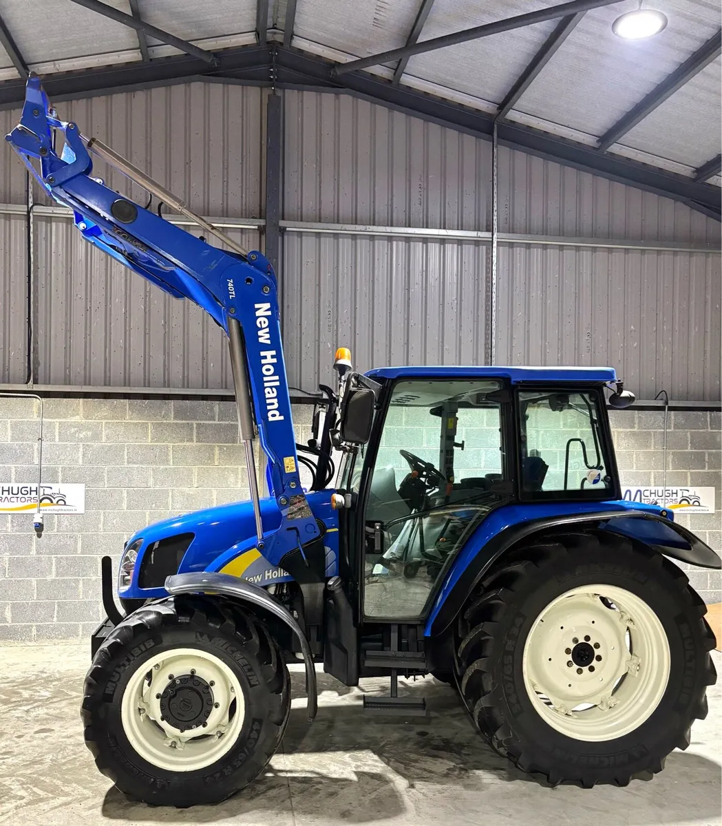 NEW HOLLAND T5070 c/w NH Loader ** Mint** - Image 2