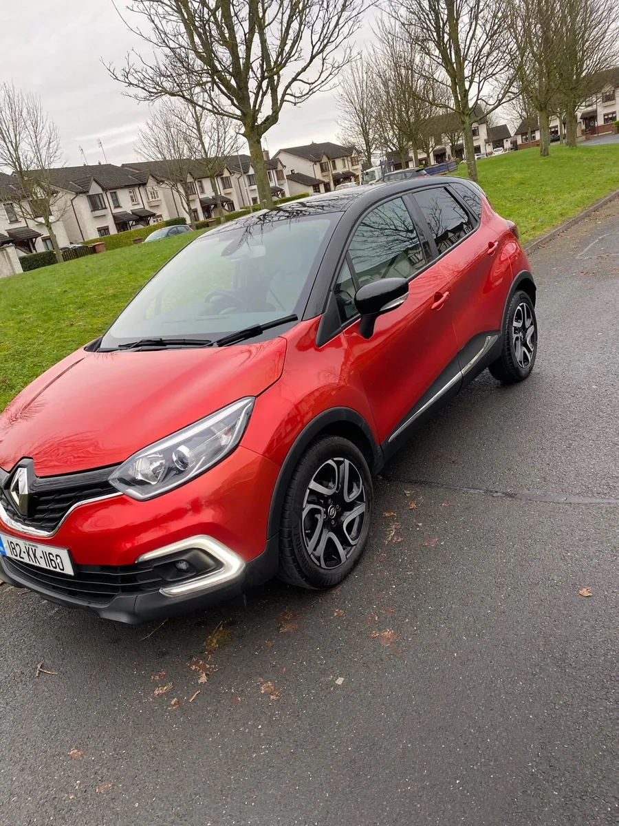 Renault Captur 0.9 Iconic TCE 90PS 5DR - Image 1