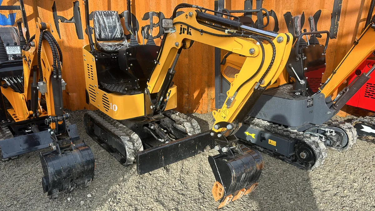 1.2 mini excavator - Image 2