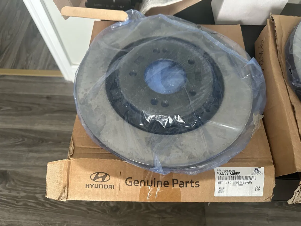 Hyundai i30n rear brake discs and pads set (new) - Image 2