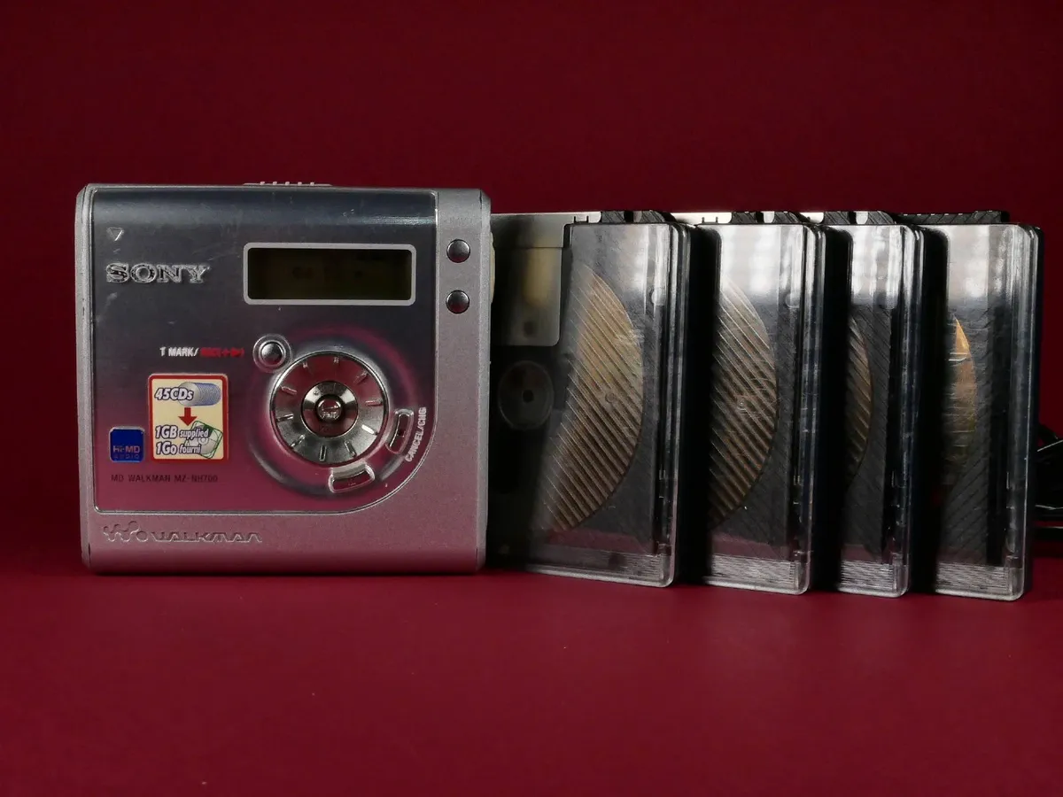 Sony MD Walkman MZ-NH700 mini disc player - Image 2