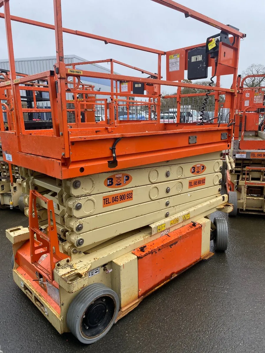 SCISSOR LIFTS - Image 2