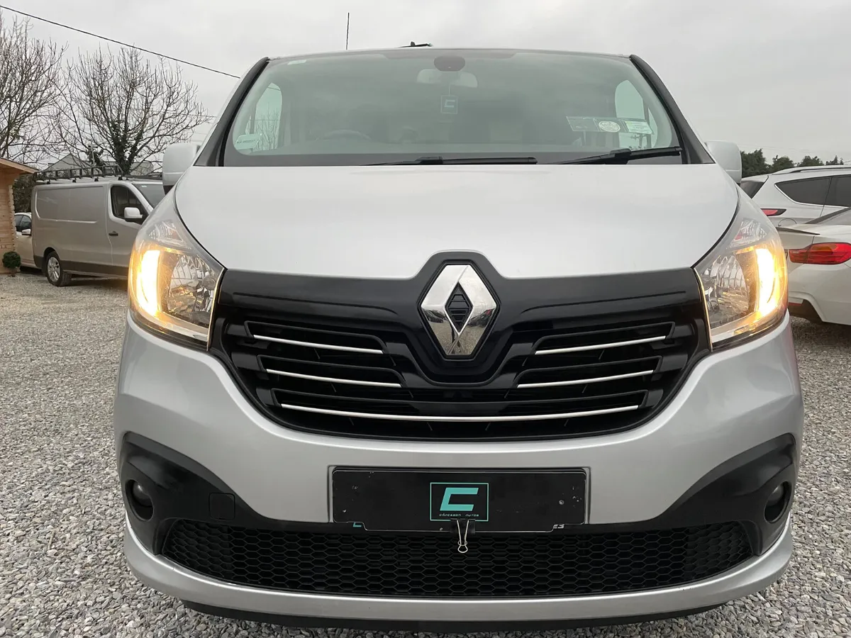 Renault Trafic 9 seater - Image 4