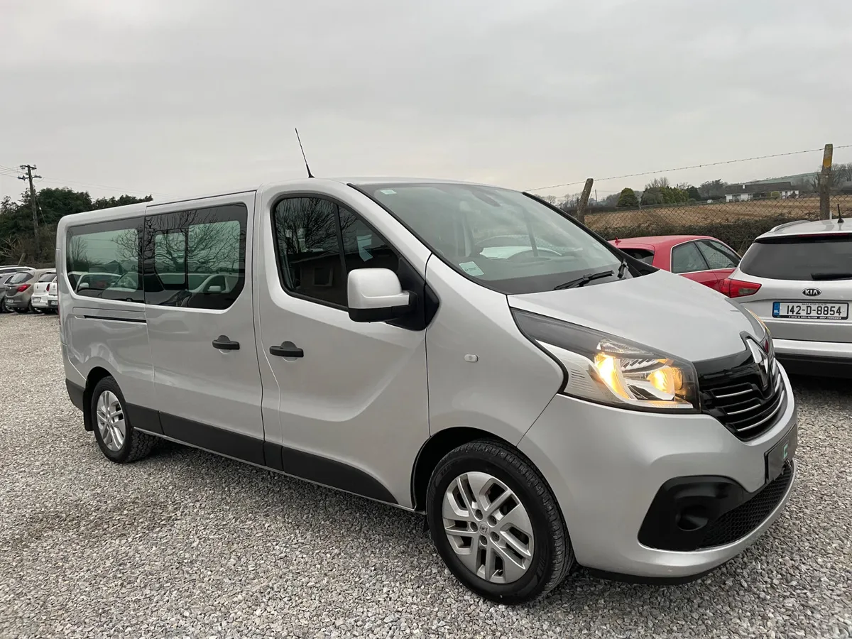 Renault Trafic 9 seater - Image 1