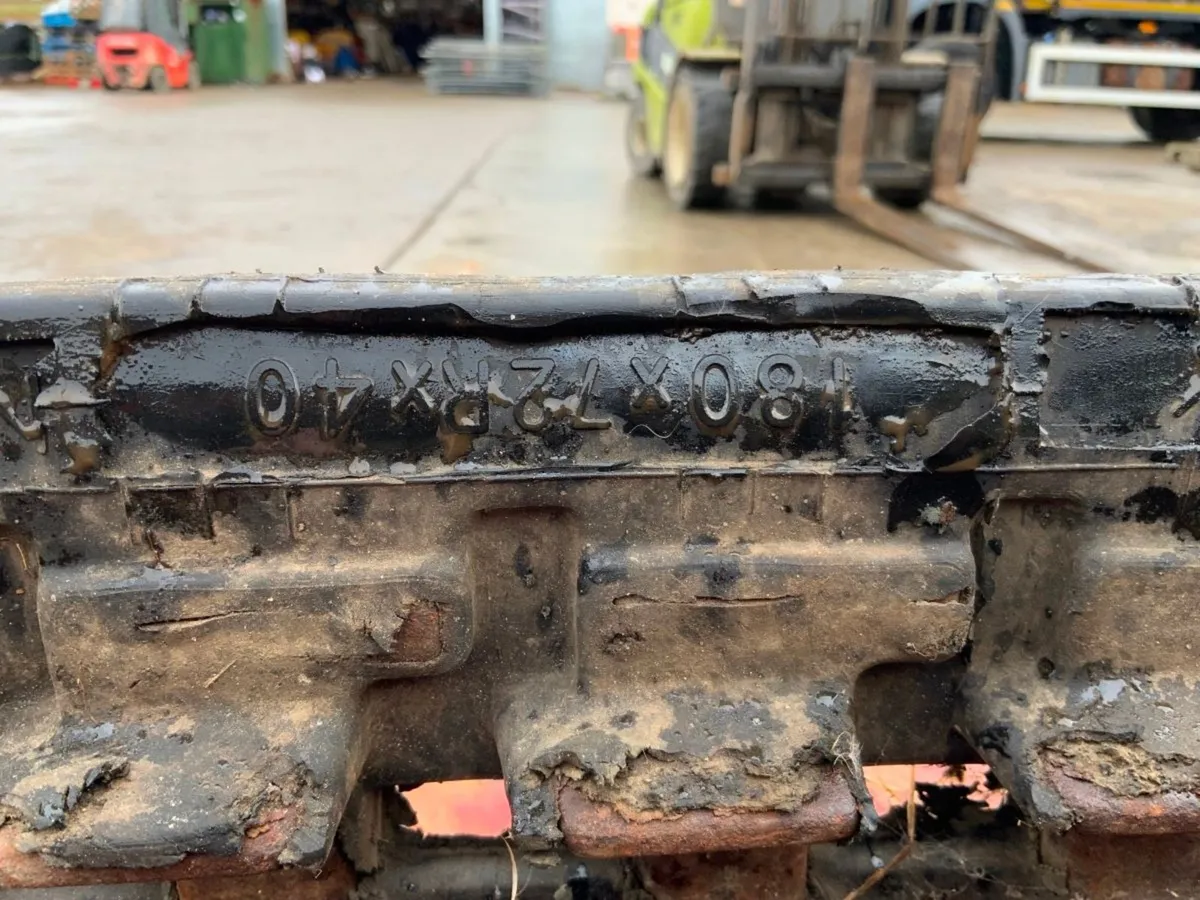 MINI DIGGER RUBBER TRACK....180 x 72r x 40.....23 - Image 4