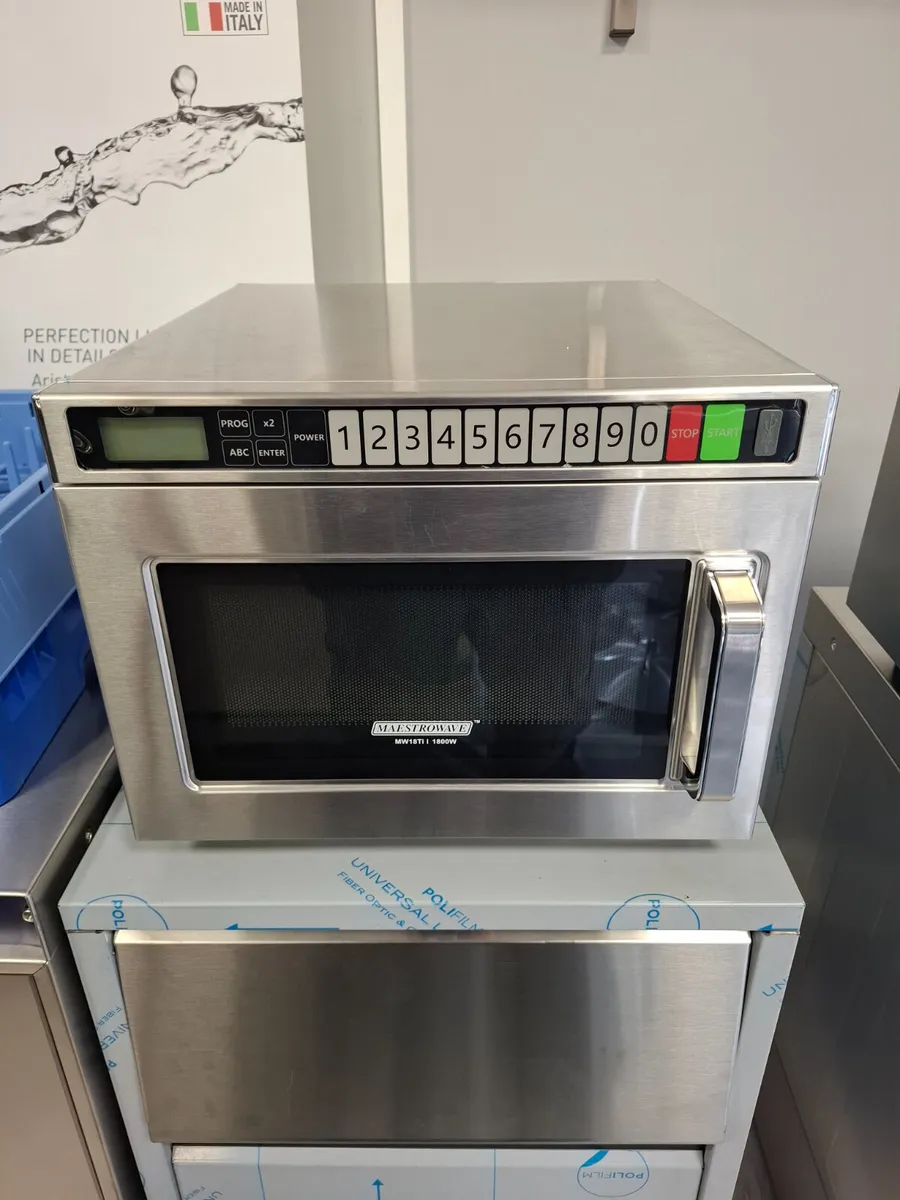 Maestrowave 1800W Commercial Microwave Oven - Image 1
