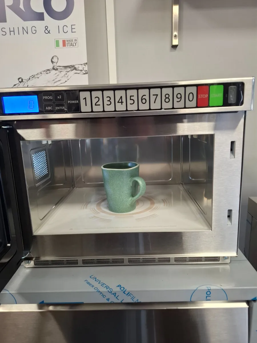 Maestrowave 1800W Commercial Microwave Oven - Image 4