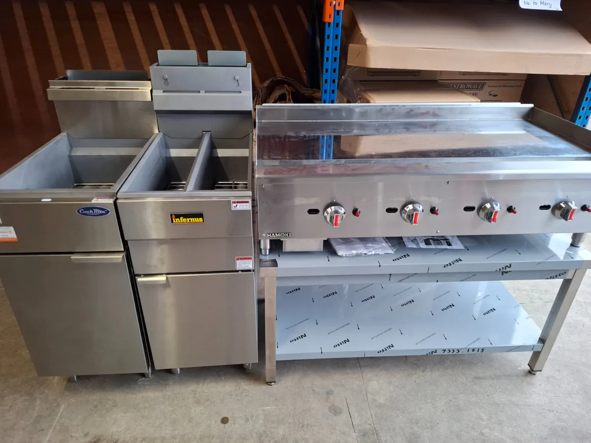 Chrome gas griddle + twin tank + single tank fryer - Image 4