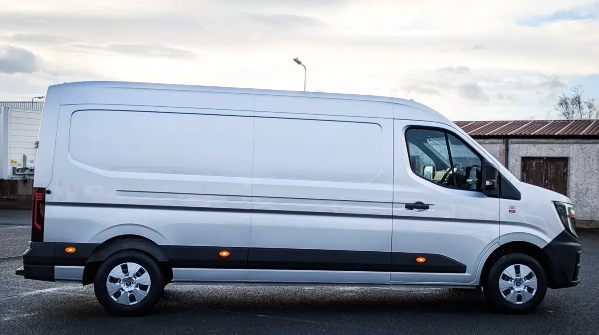 New 2025 Renault Master L2H2 Silver - Image 3