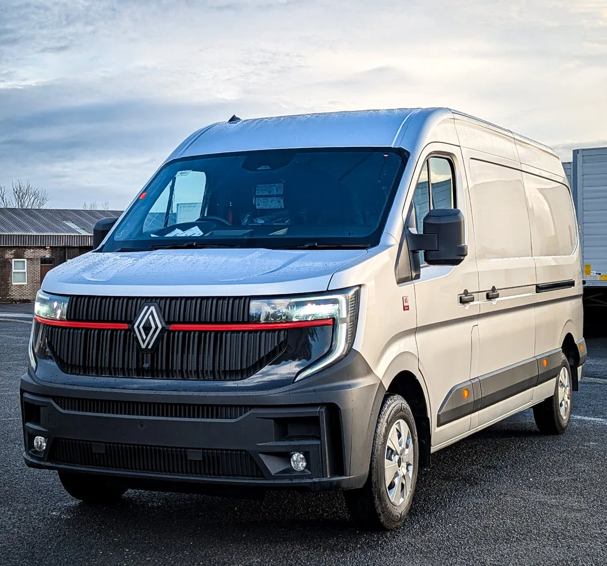 New 2025 Renault Master L2H2 Silver - Image 1