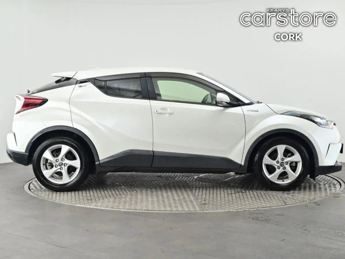 Toyota C-HR 1.8 Hybrid Auto - Image 3