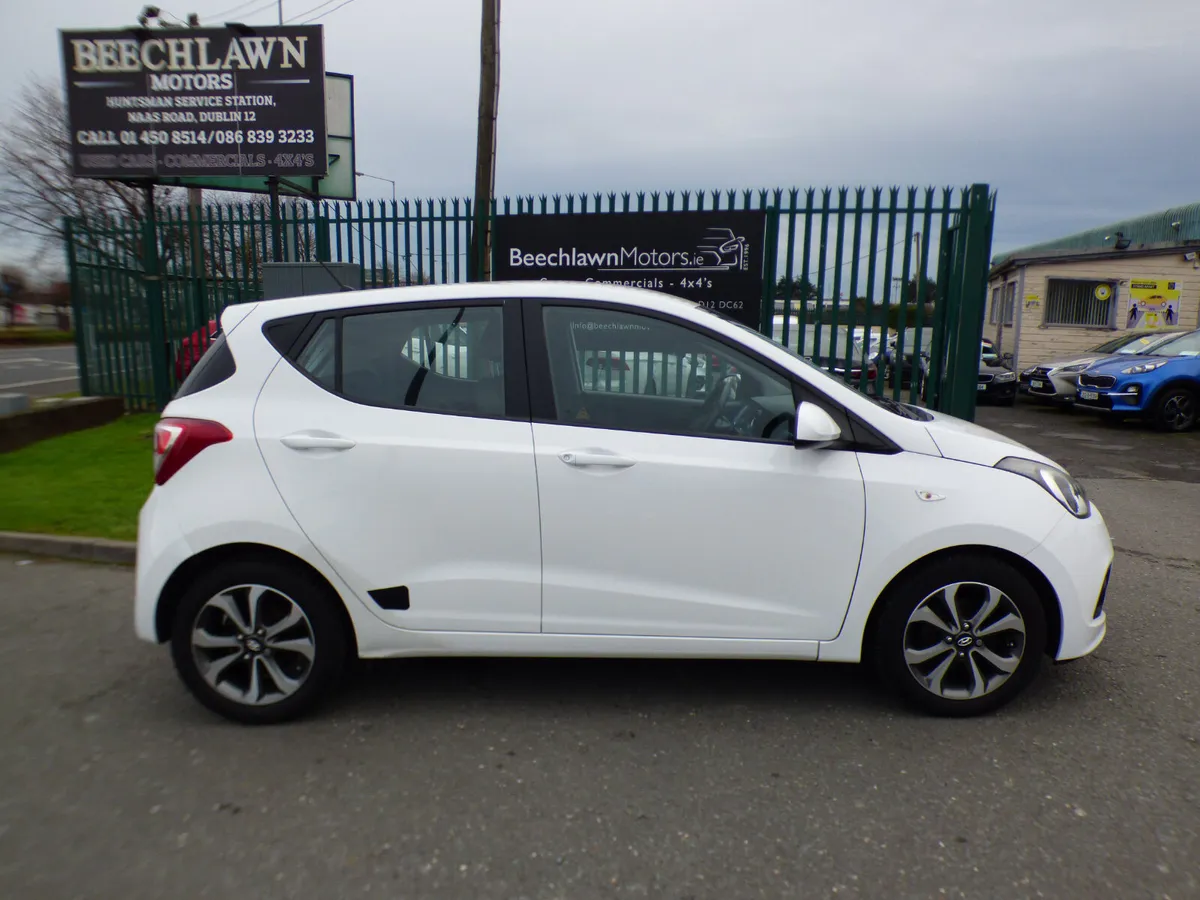 HYUNDAI i10 1.2 SE 5DR - Image 2