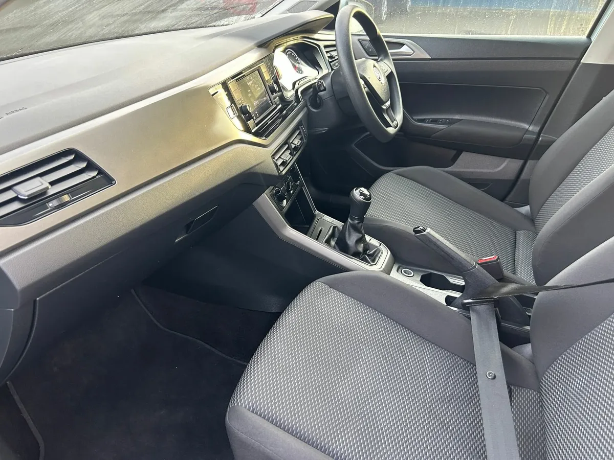 Volkswagen Polo 2019 - Image 2