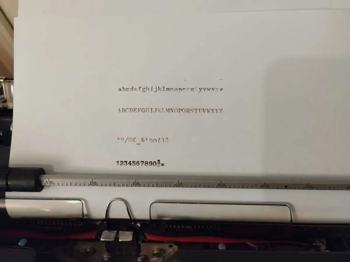 Olympia SM9 Typewriter - Image 4