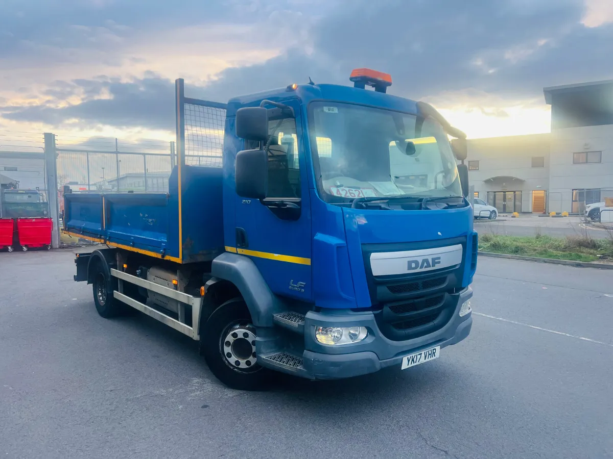 2017 daf LF180  15Ton 16F tipper - Image 1