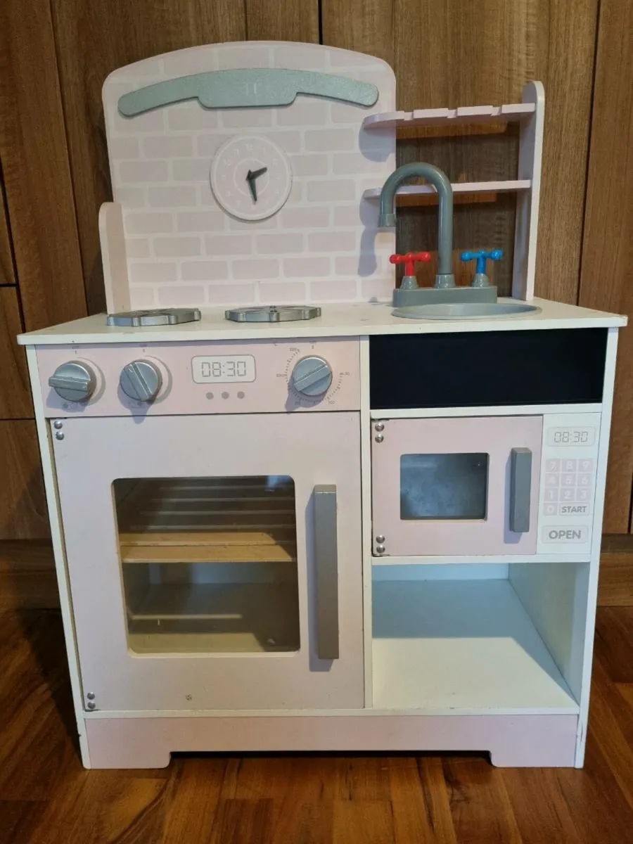 Toy kitchen - Image 1