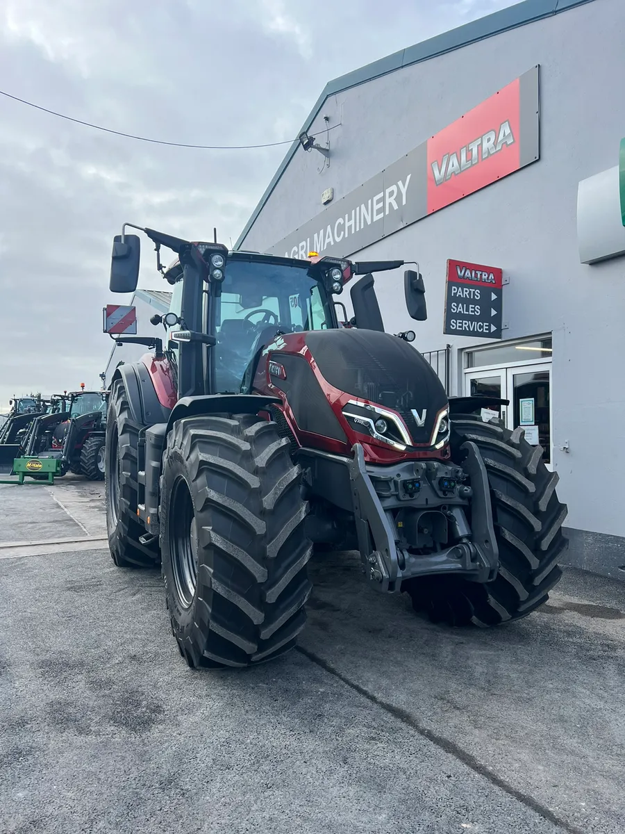 New Valtra Q305, Full Guidance & Available Now - Image 3