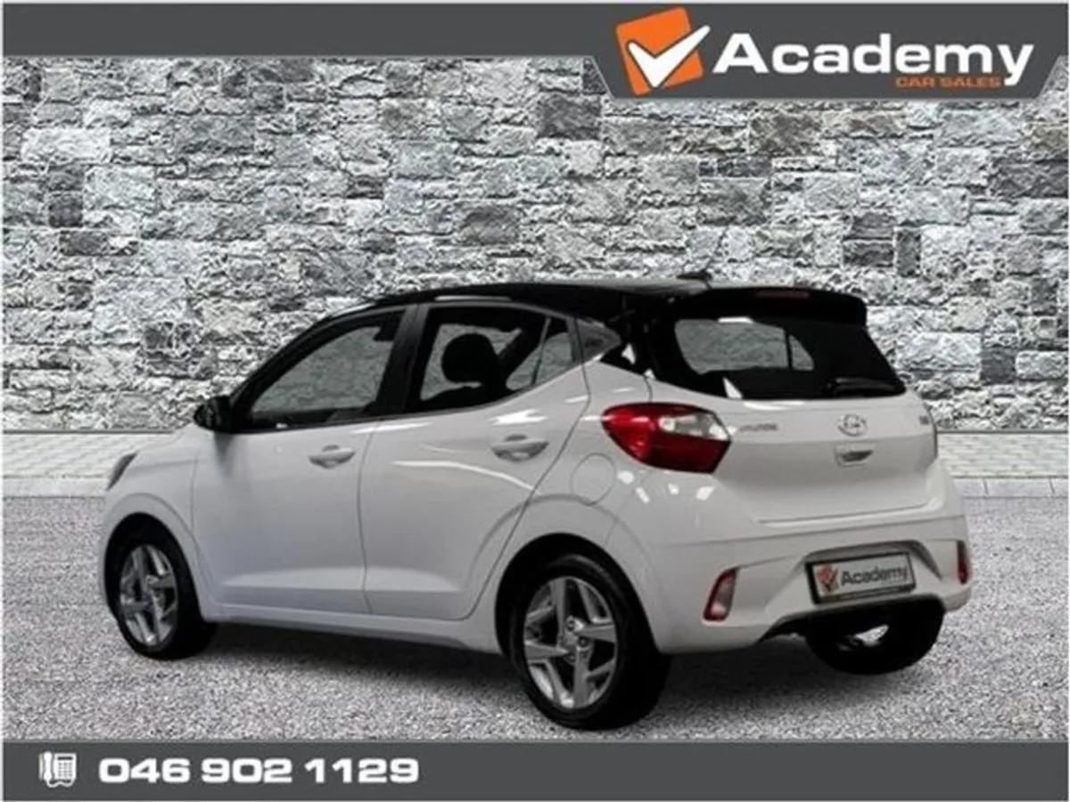 Hyundai i10 Deluxe Plus 2tone 5DR - Image 3