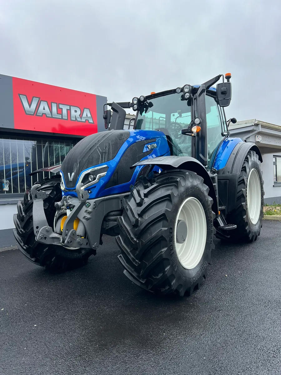 New Valtra T215 Direct with Full Spec Guidance - Image 4