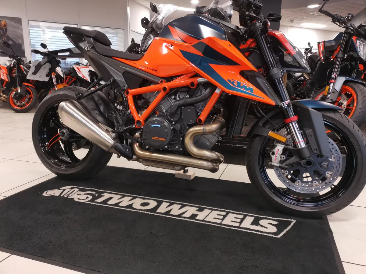 KTM 1290 SUPERDUKE R - Image 2