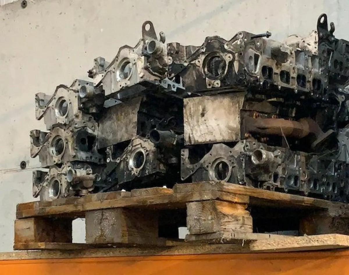 Mercedes sprinter engine and parts - Image 4