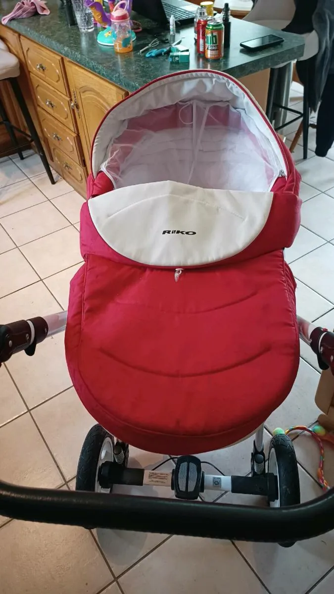 2 in 1 pram/buggy/push chair - Image 2