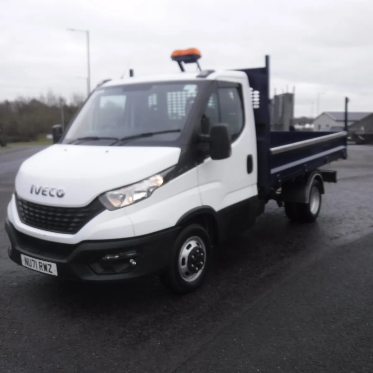 Iveco Daily 2021 35-140 11ft dropside tipper . - Image 2