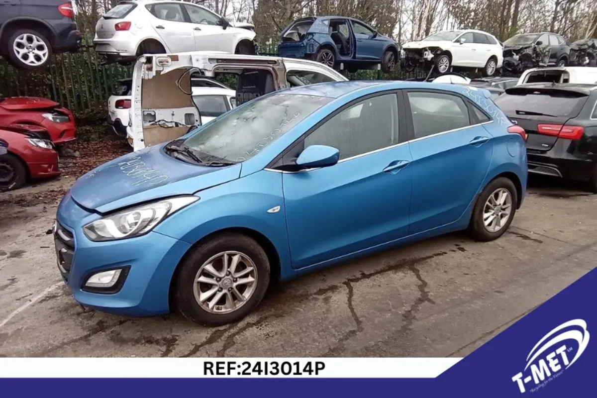 2016 HYUNDAI I30 BREAKING FOR PARTS - Image 1