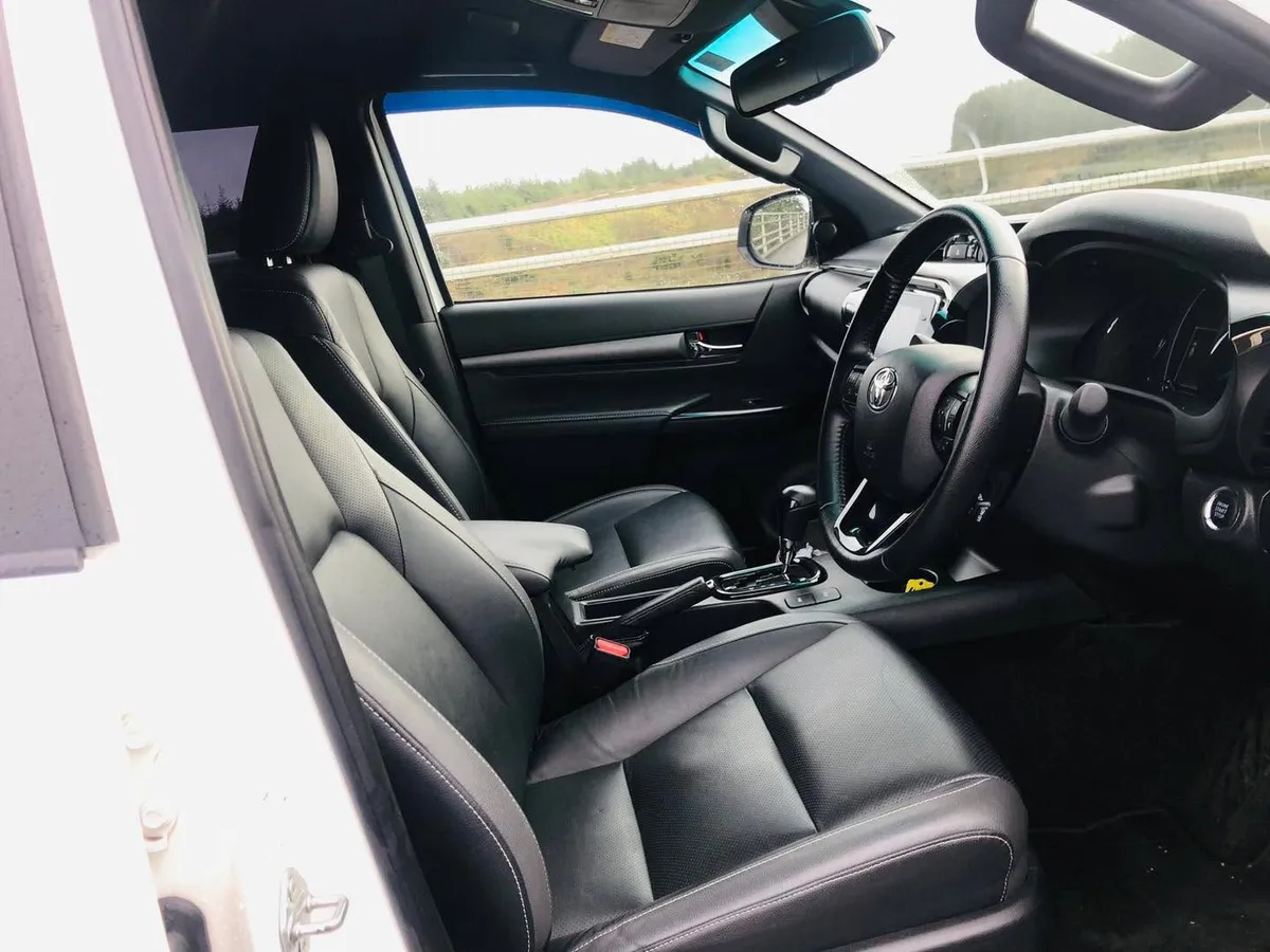 2022 Toyota Hilux Invincible X - Finance Options - Image 4