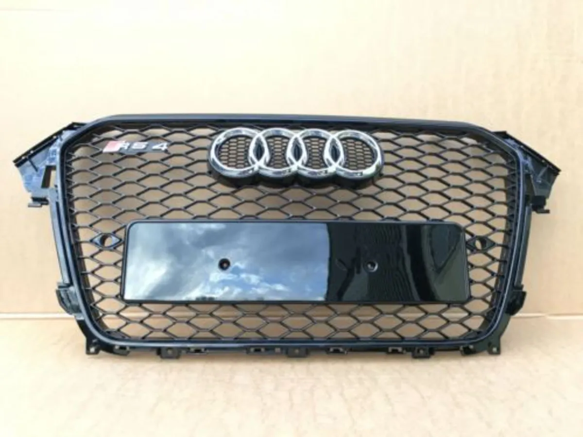 Audi A4 B8 Honeycomb Grill & fog Grills - Image 2