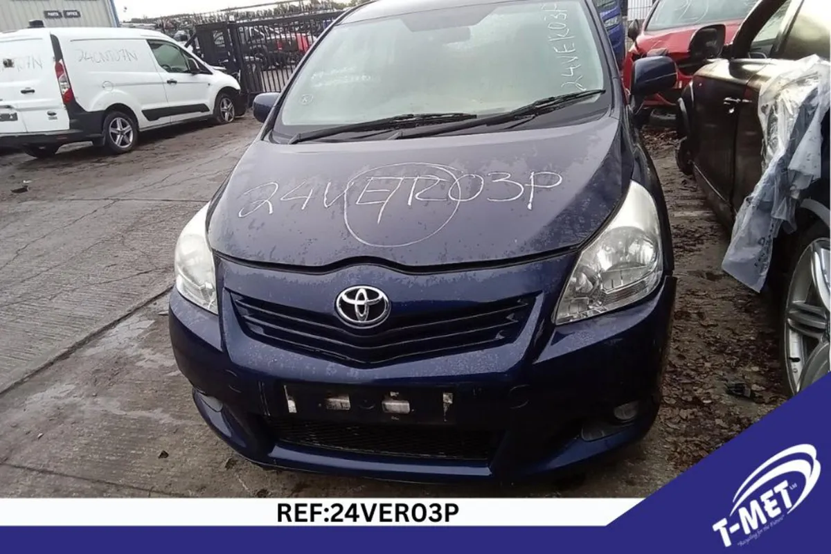 2011 TOYOTA VERSO BREAKING FOR PARTS - Image 1