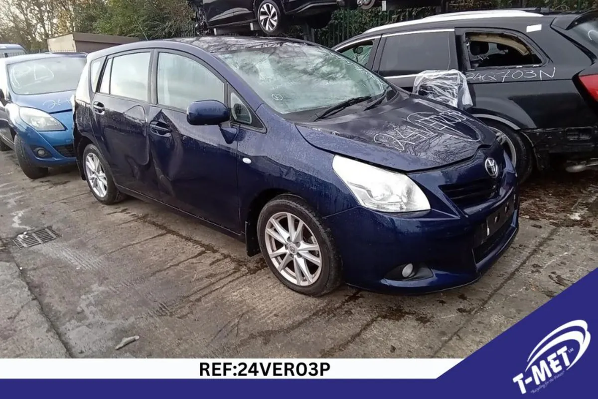 2011 TOYOTA VERSO BREAKING FOR PARTS - Image 2