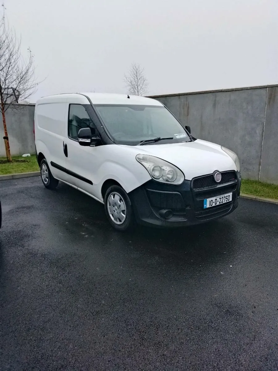 2010 fiat doblo - Image 1