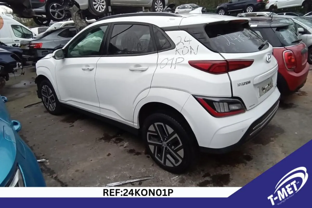 2021 HYUNDAI KONA BREAKING FOR PARTS - Image 1