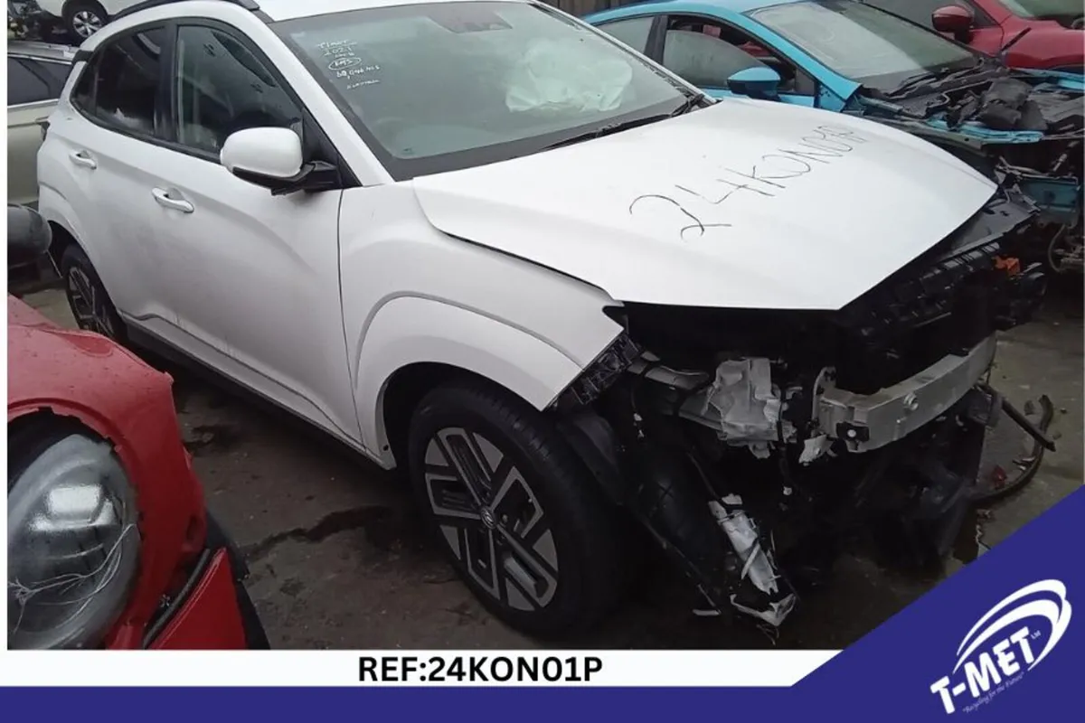 2021 HYUNDAI KONA BREAKING FOR PARTS - Image 4