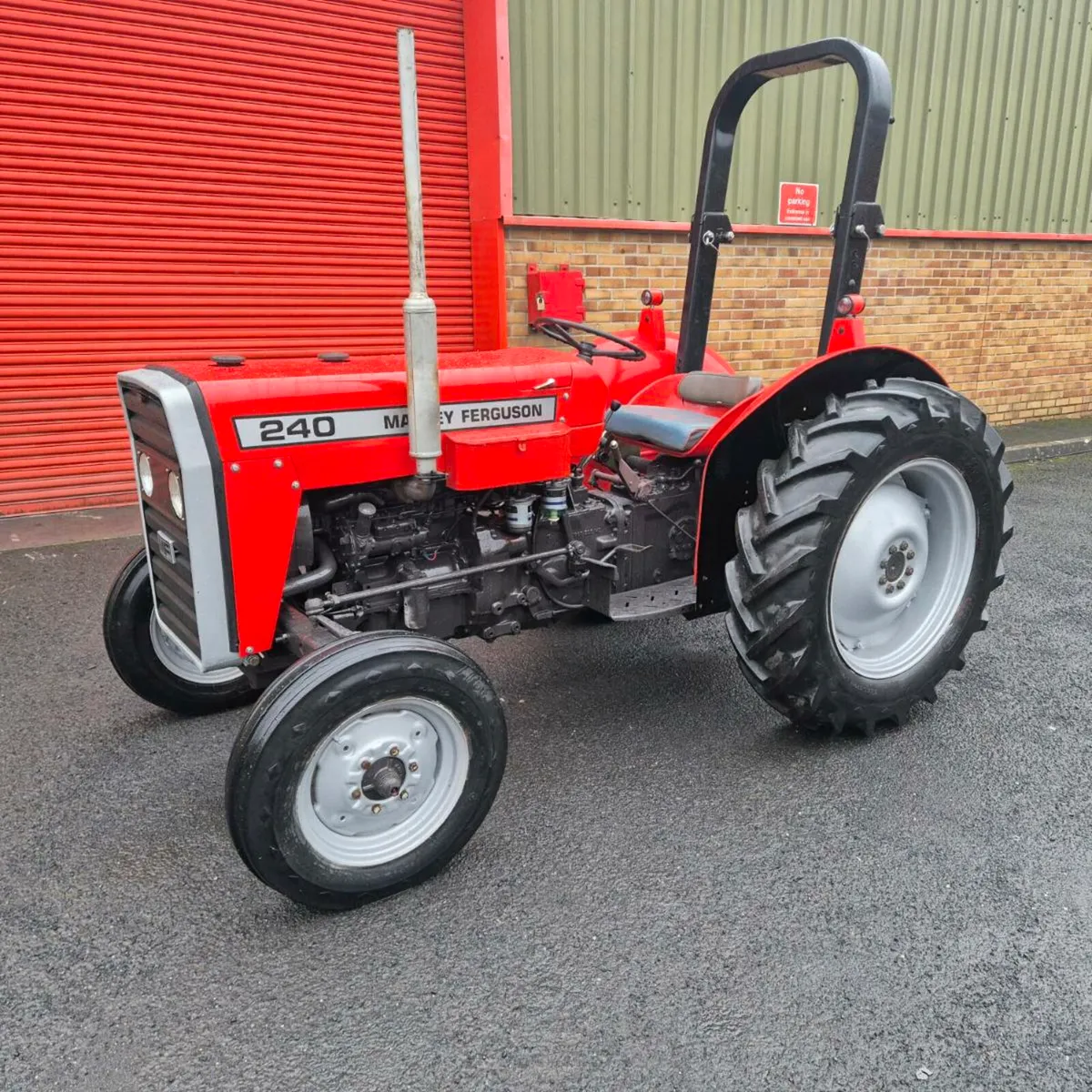 Massey Ferguson 240 - Image 1