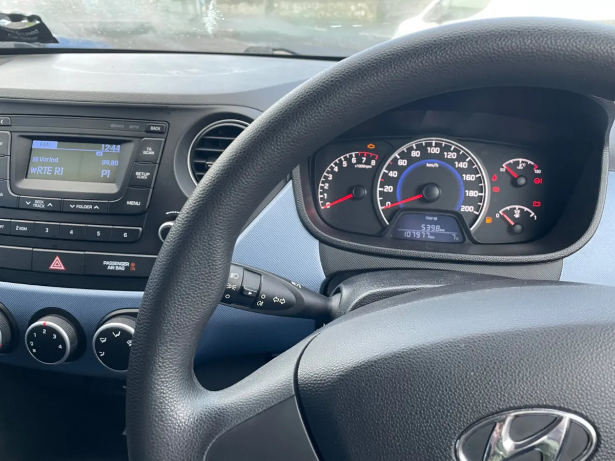 Hyundai i10 2017 - Image 2