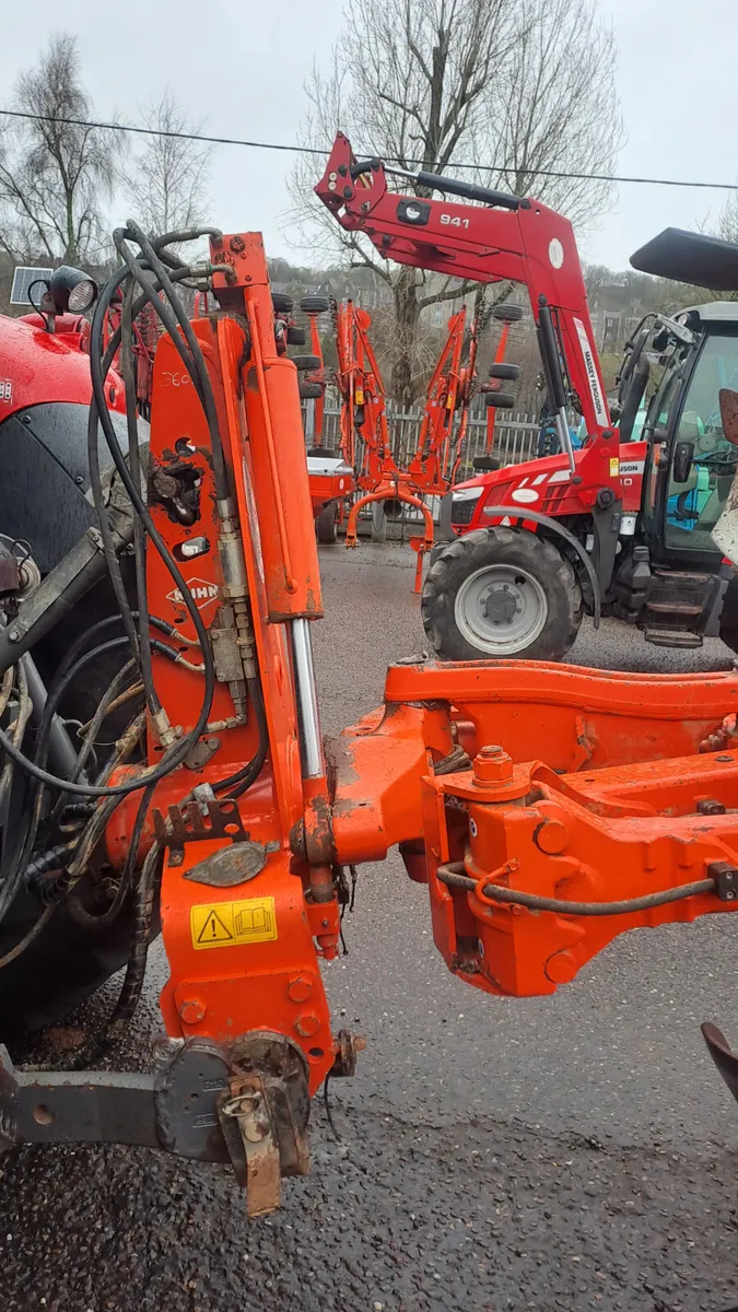 Kuhn VM123 ploughs - Image 4