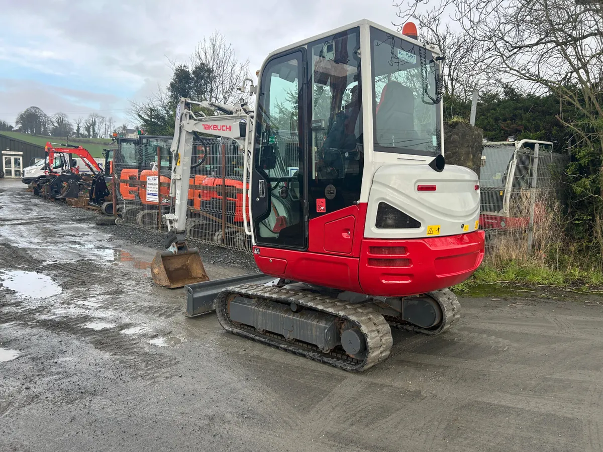 Takeuchi TB230 Year 2017 - Image 3