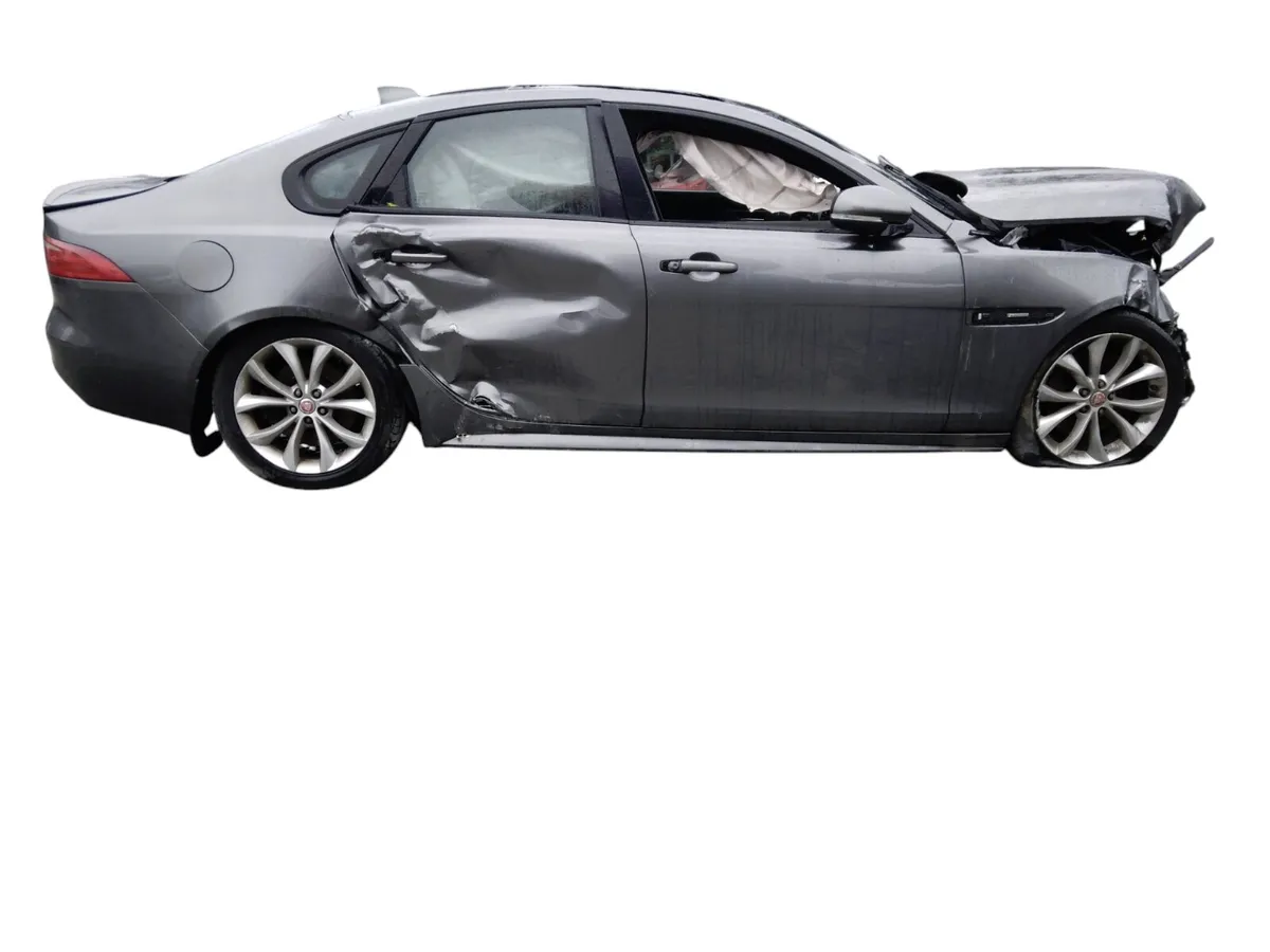 2016 JAGUAR XF Breaking/Dismantling - Image 2