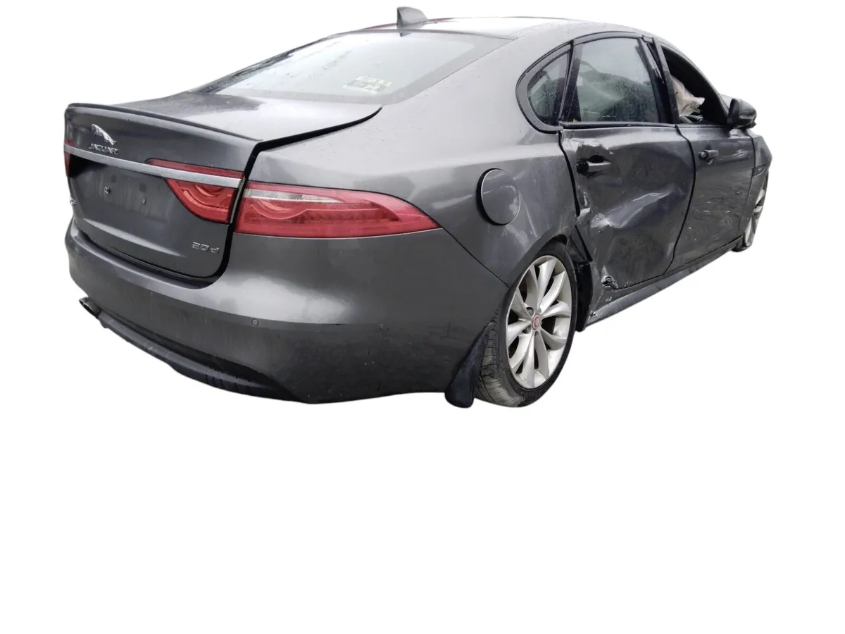2016 JAGUAR XF Breaking/Dismantling - Image 3