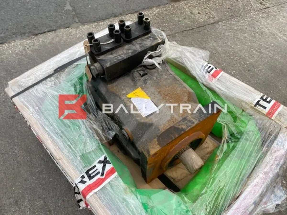 Linde HMV280 Motor Assembly (Powerscreen PT300) - Image 2