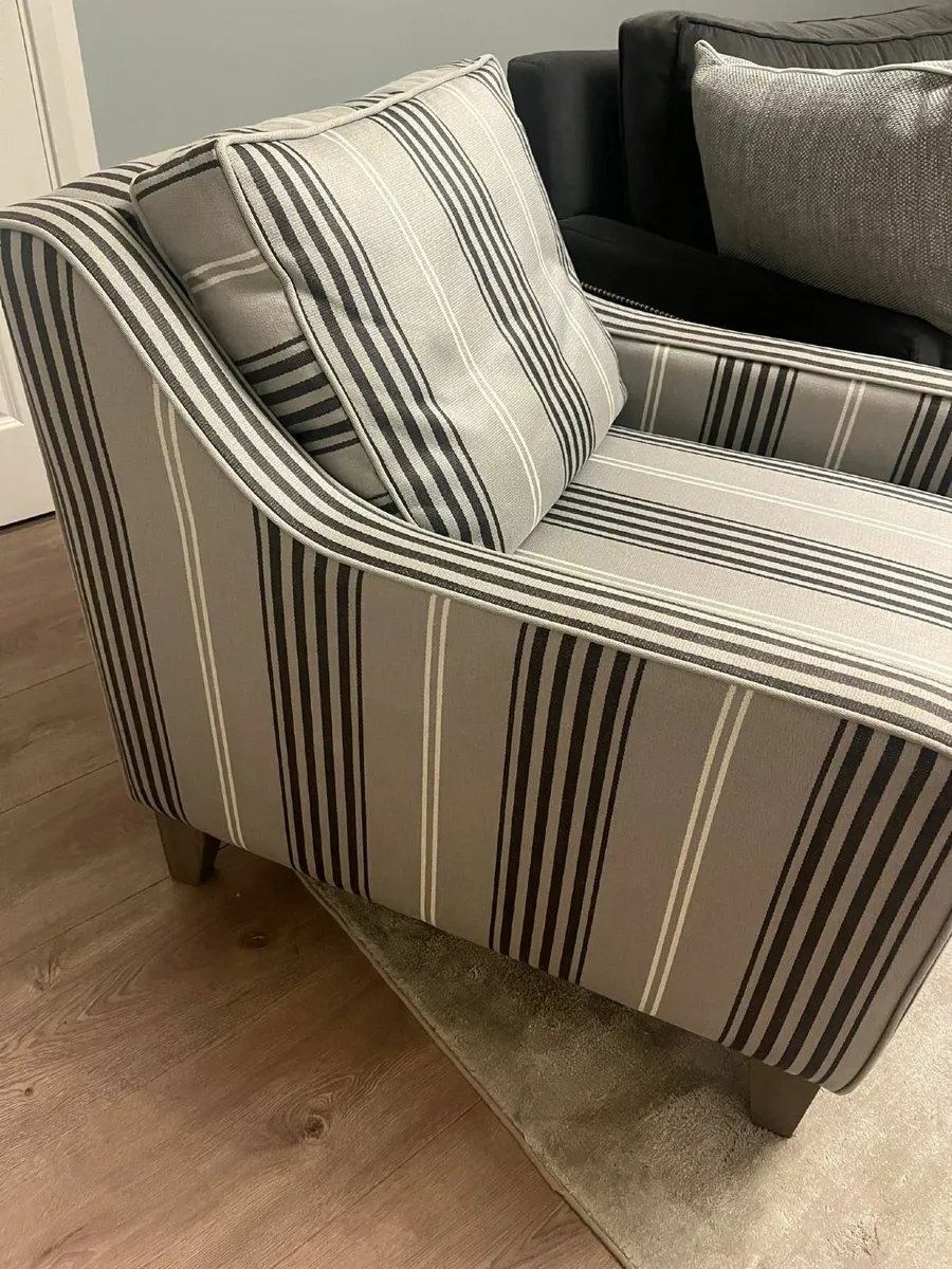 Alexander Armchair (Ventura) - Image 2