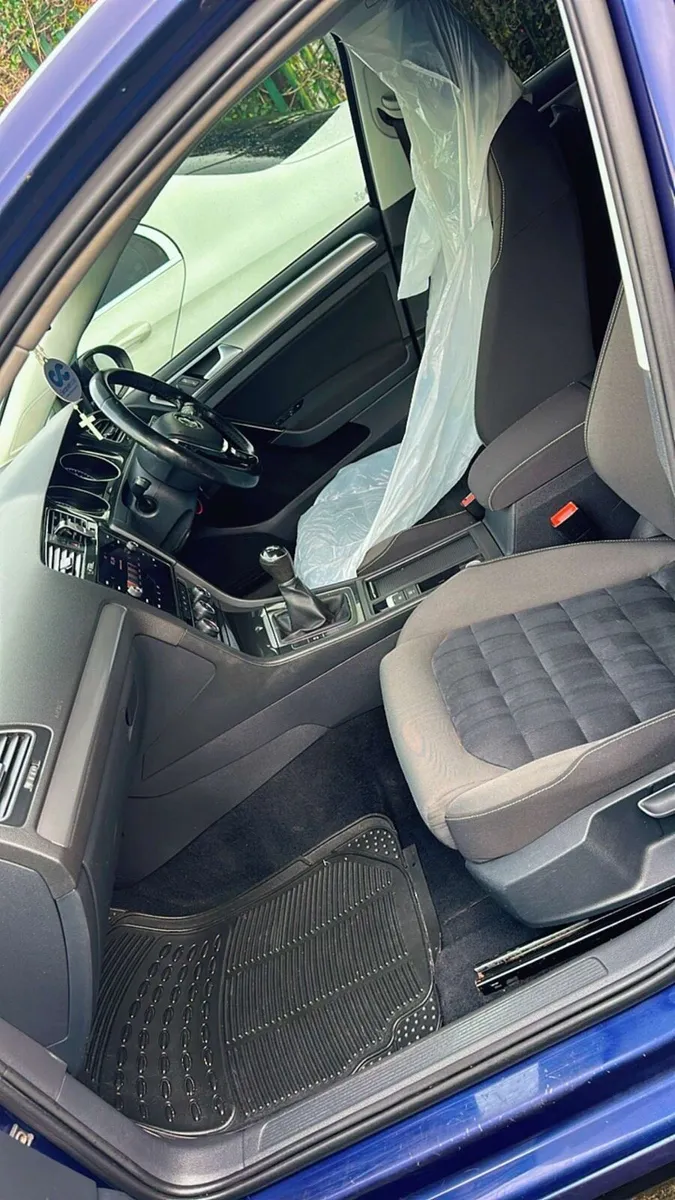 2018 Volkswagen Golf - Image 3