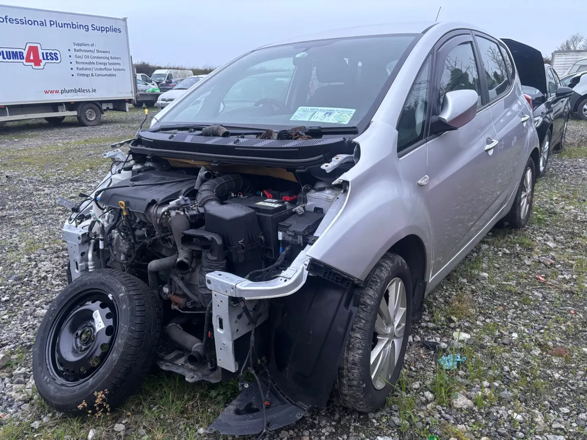 2015 IX 20 HYUNDAI - Image 2
