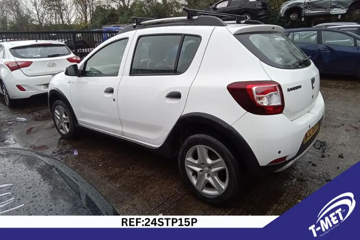 2014 DACIA SANDERO STEPWAY BREAKING FOR PARTS - Image 2