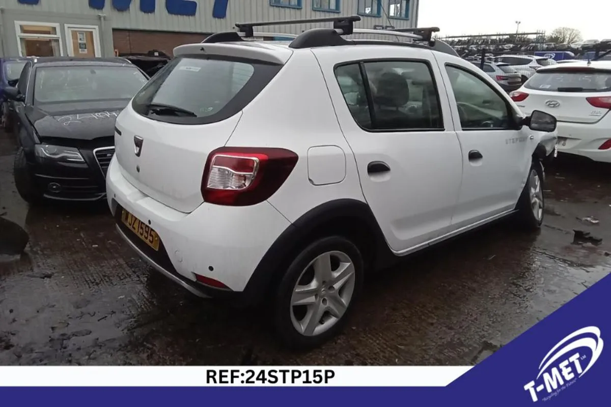 2014 DACIA SANDERO STEPWAY BREAKING FOR PARTS - Image 4