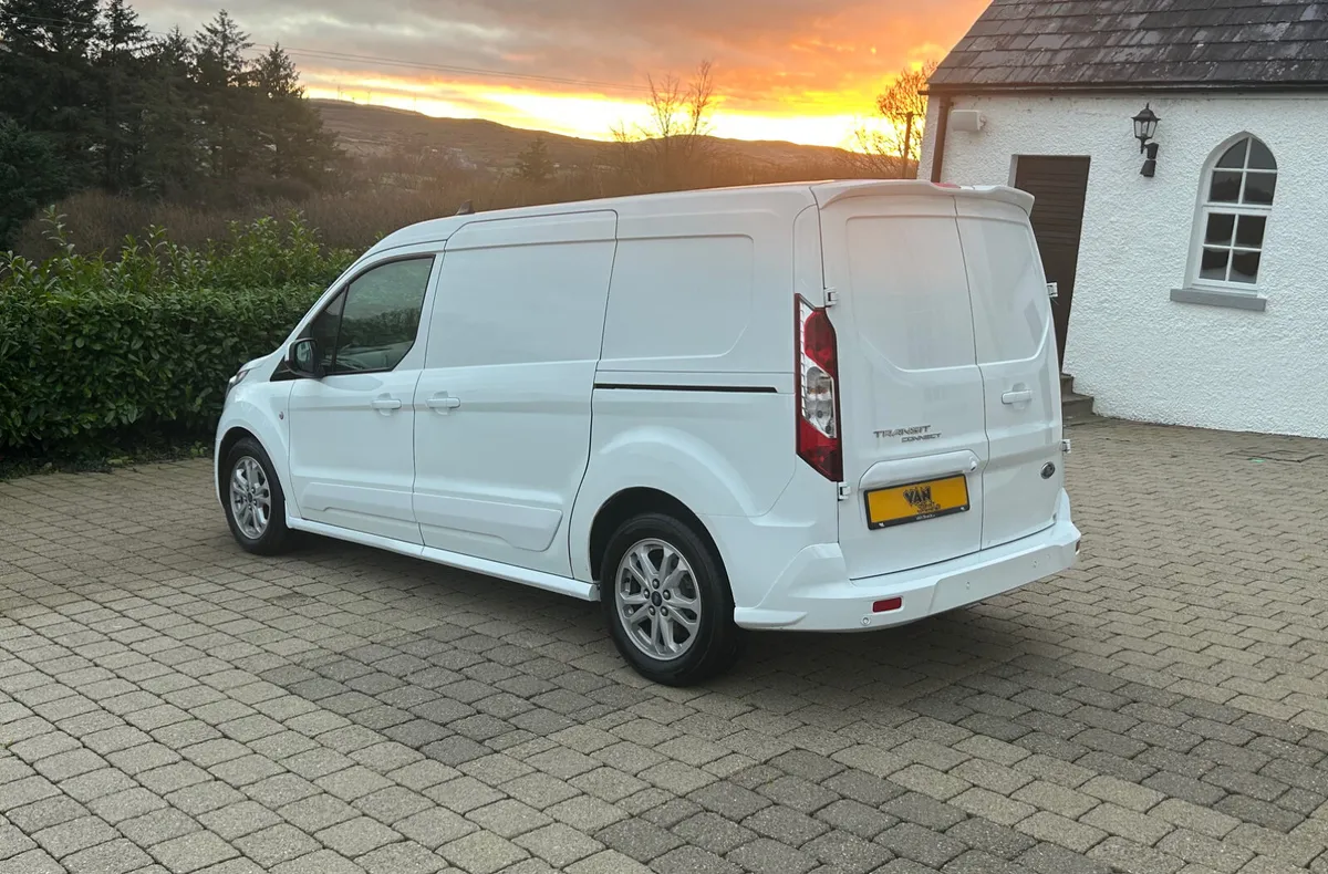 2021 (212) Ford Transit Connect 1.5tdci L2 SYNC3 - Image 4